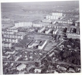 Вид на район Рокоссовского и школу №7 (1975 год)