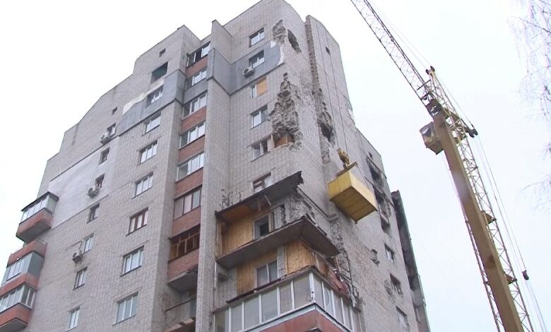 Вулиця Бєлова у Чернігові – як триває відновлення однієї з найбільш пошкоджених багатоповерхівок