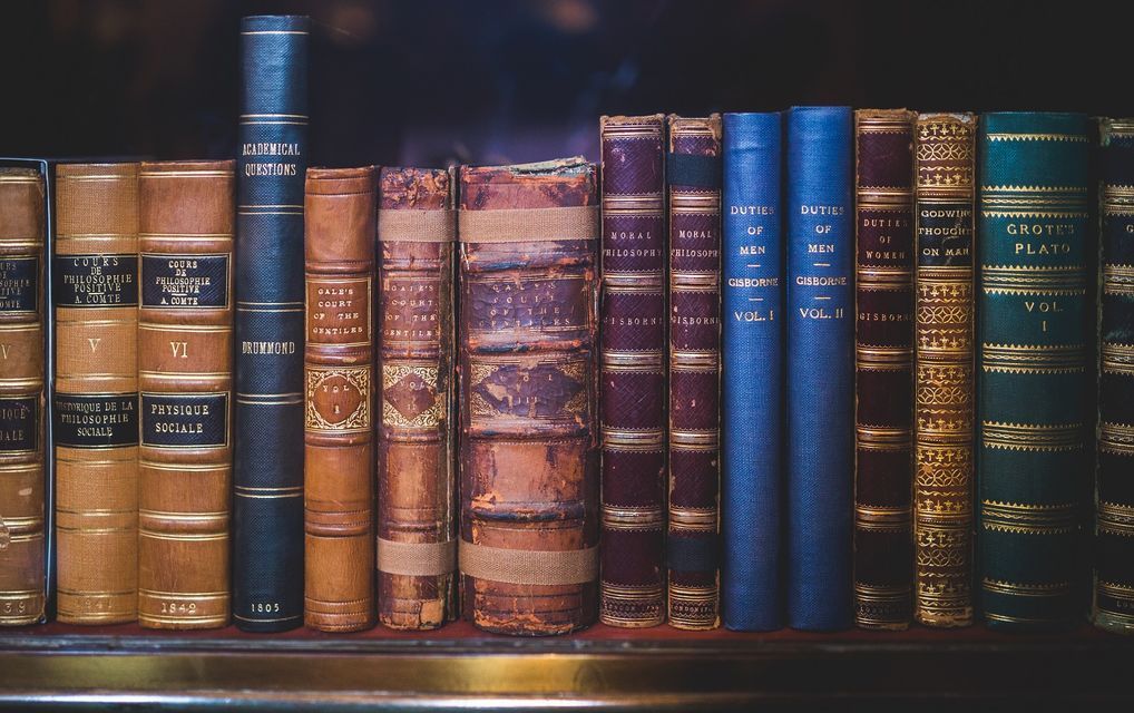 Как узнать ценность старых книг?